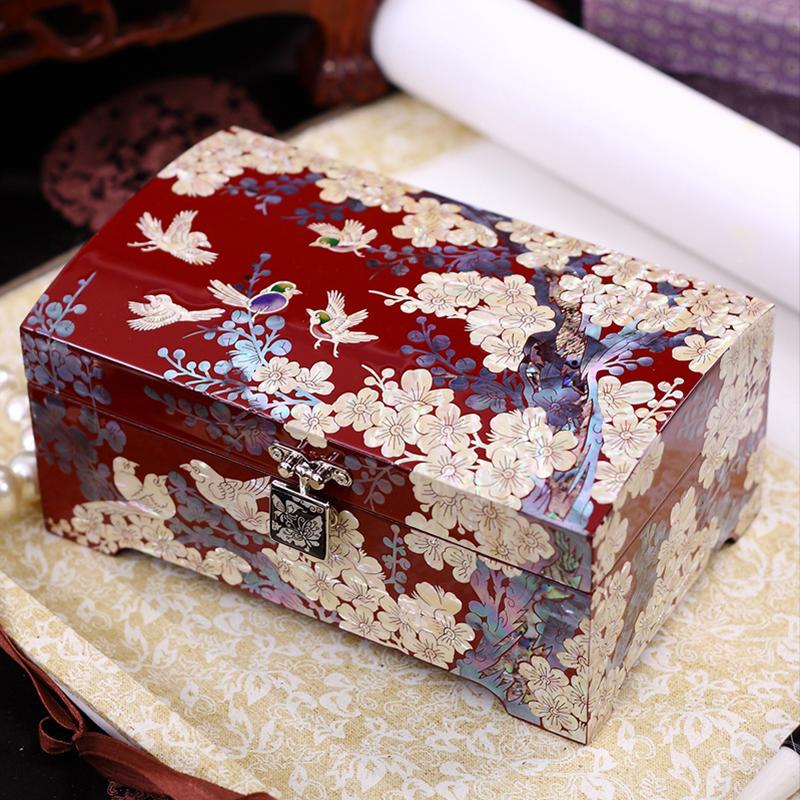 Chinese cherry blossom jewelry box in mother of pearl and lacquered wo -  Artisan d'Asie